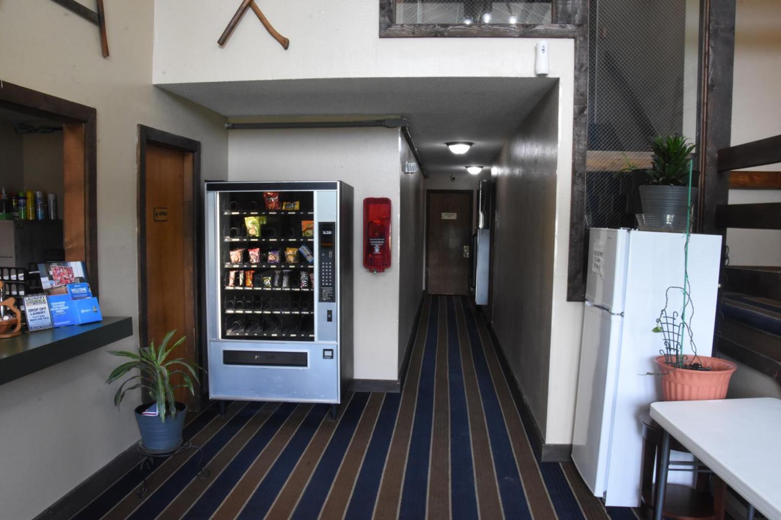 Timber Motel Clinton Екстер'єр фото