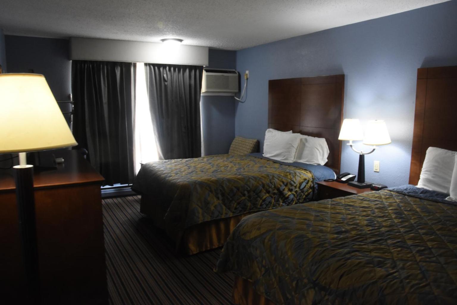 Timber Motel Clinton Екстер'єр фото